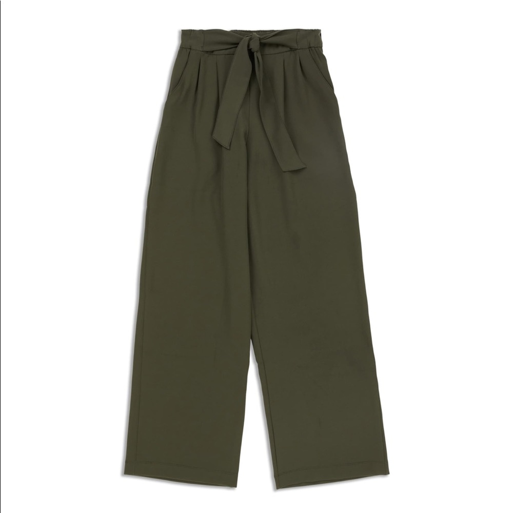 Lululemon Size 2 Noir Trousers Pants - Like New